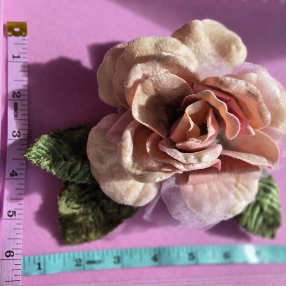 Pink Velvet Rose Brooch Vintage-style Romantic - Picture 6 of 8